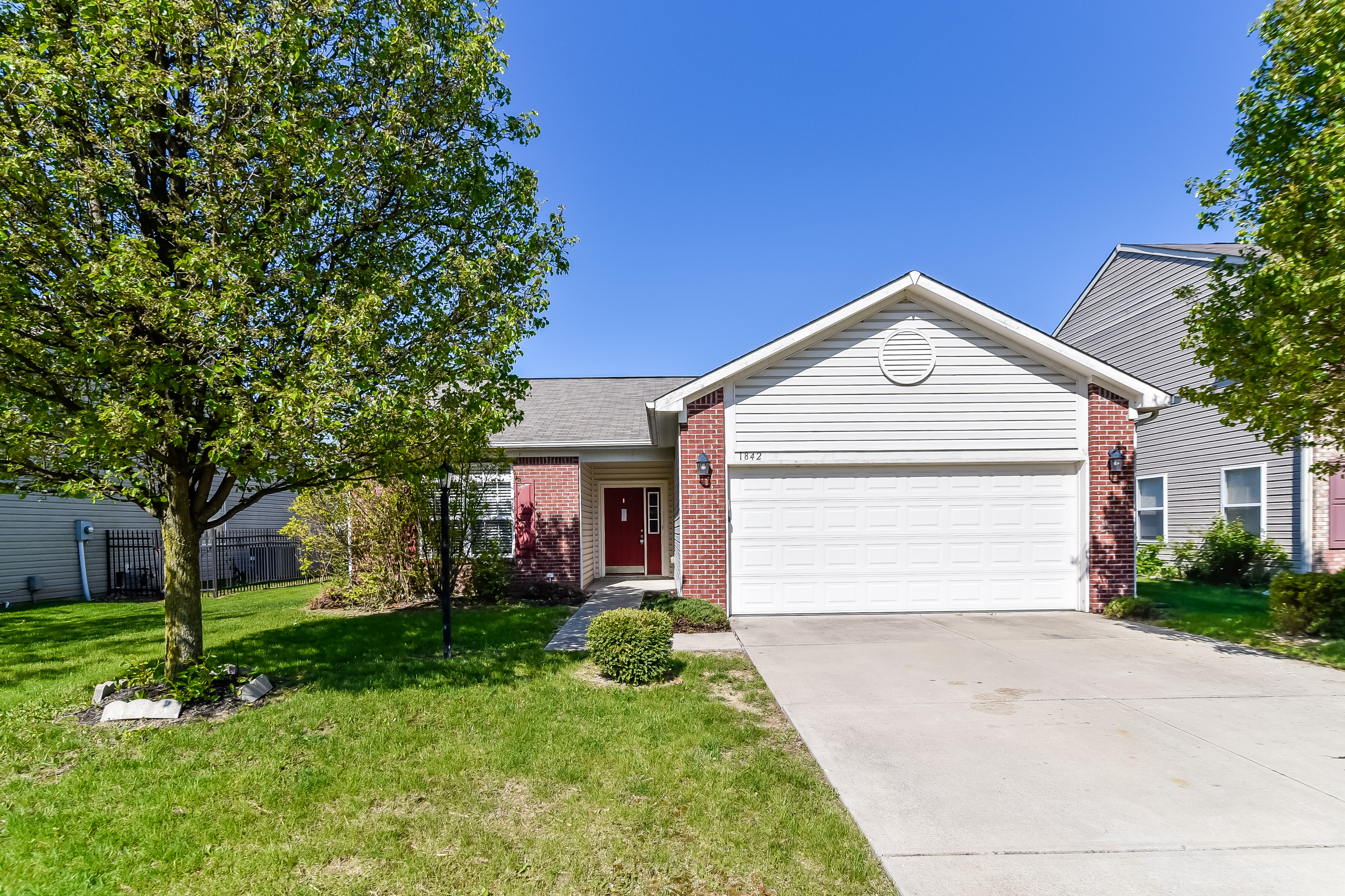 1842 Brook Crossing Way Indianapolis, IN 46229
